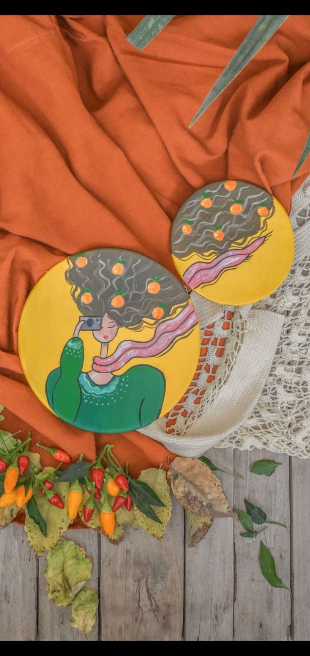 نقاشی آکرلیک روی بشقاب سفالی با طرح های زیبا و هنری